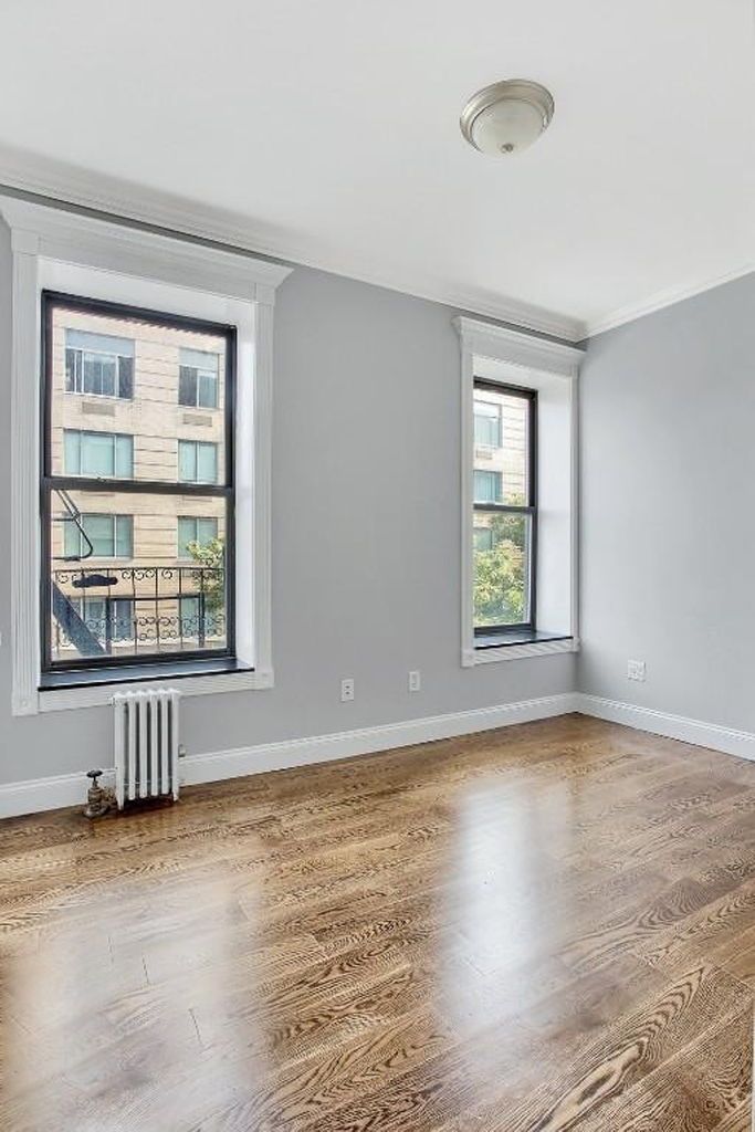 East 100th Street - Photo 5