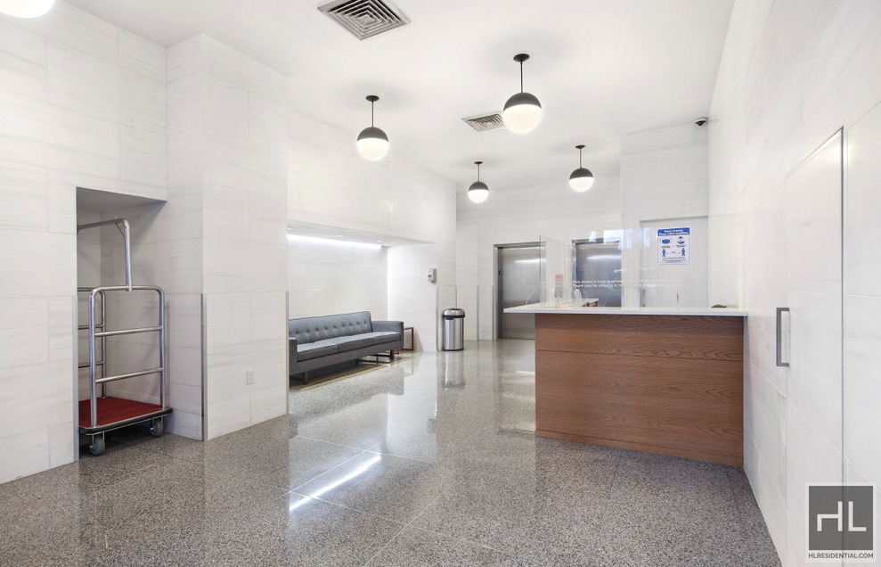 East 87th Street - Photo 4