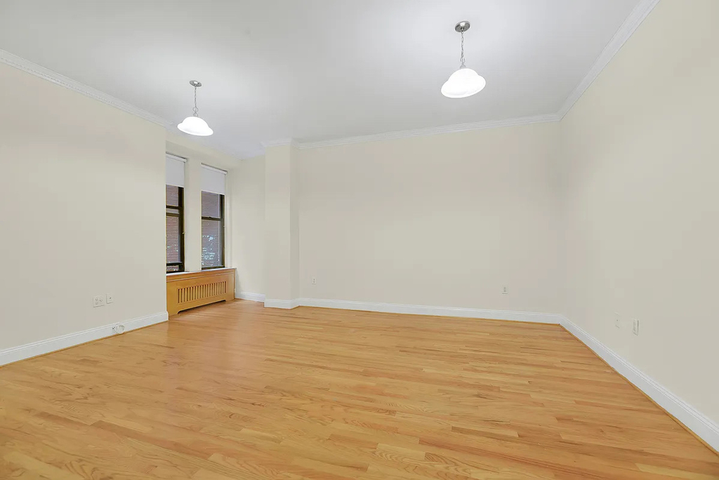121 Madison Avenue - Photo 2
