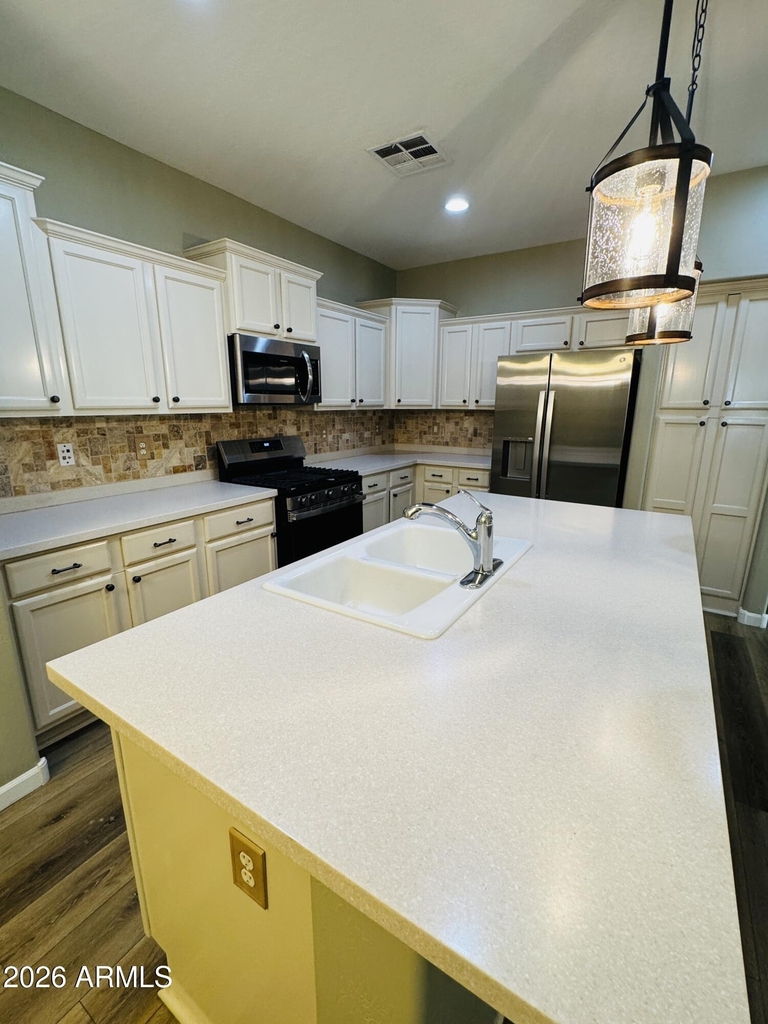 13394 N 151st Drive - Photo 8