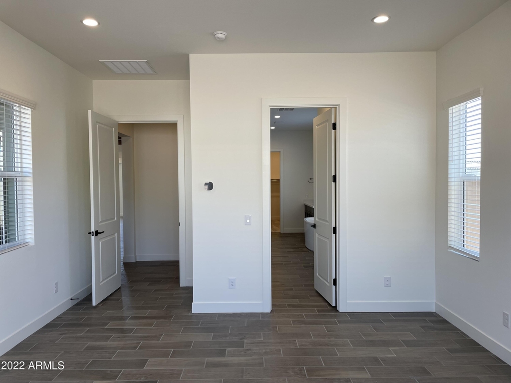 17250 W Edinburg Street - Photo 9