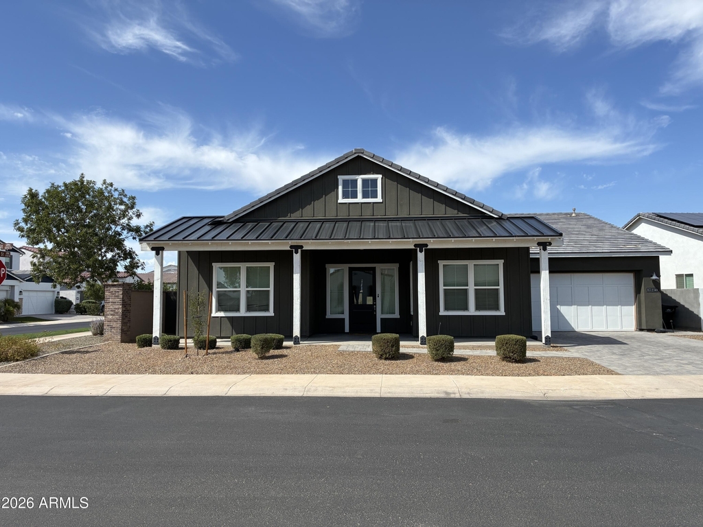 17250 W Edinburg Street - Photo 0