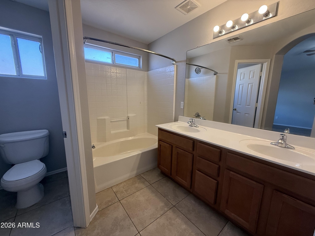 1555 S 229th Court - Photo 10