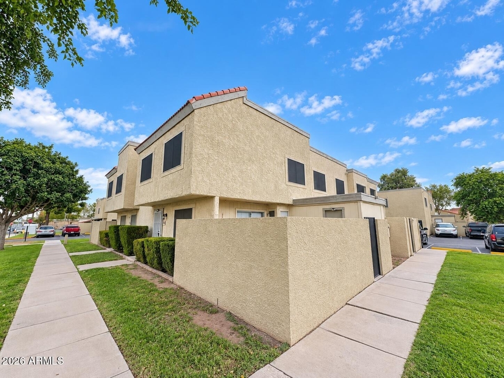 5934 N 48th Lane - Photo 2