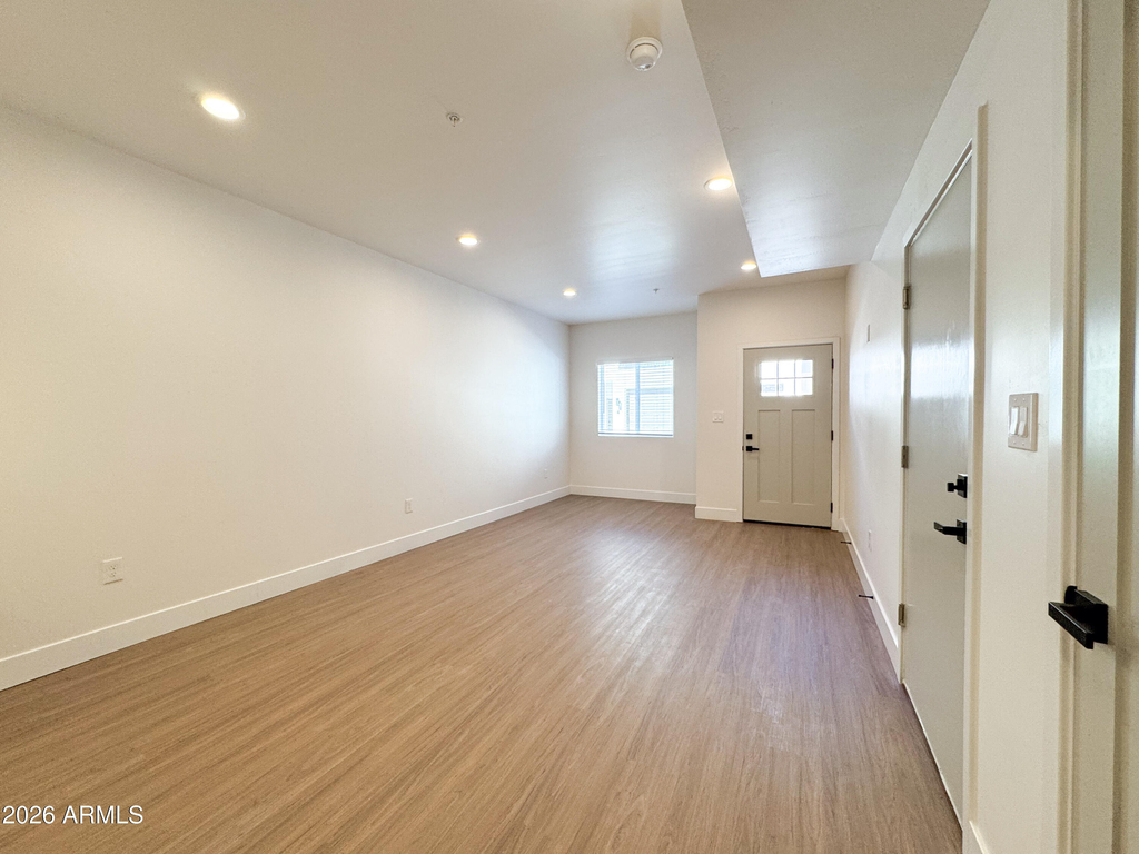 185 Sugarloaf Street - Photo 5
