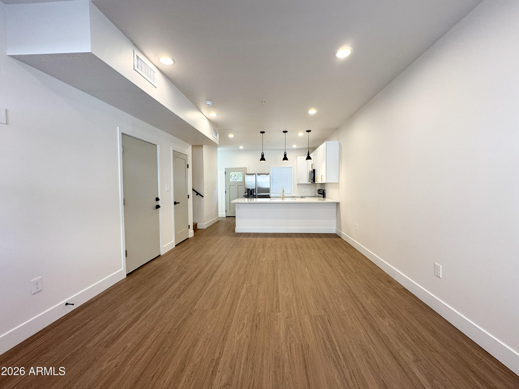 185 Sugarloaf Street - Photo 4