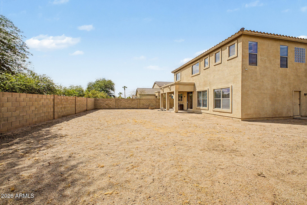 11755 W Hopi Street - Photo 37