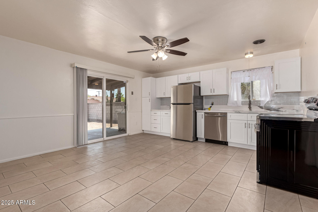 1407 E El Camino Drive - Photo 1
