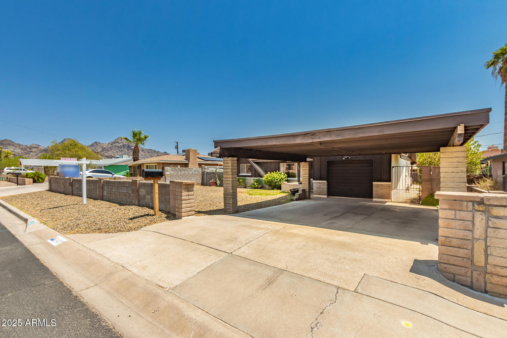 1407 E El Camino Drive - Photo 5