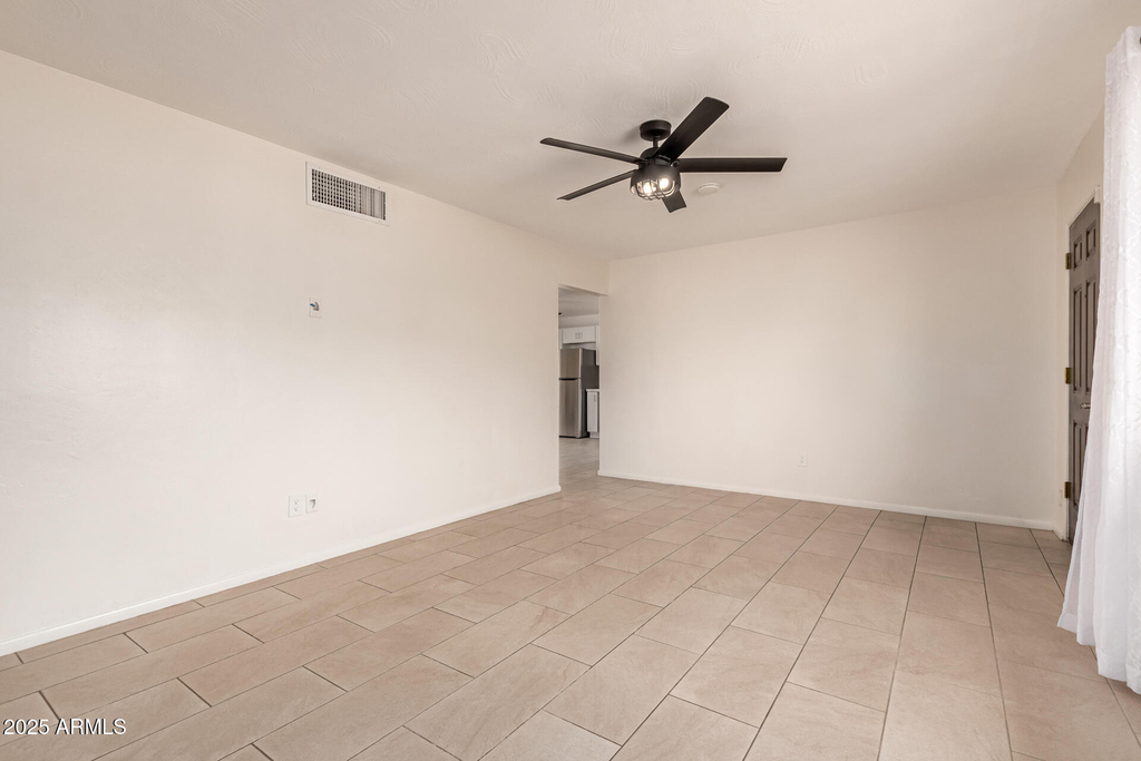 1407 E El Camino Drive - Photo 8
