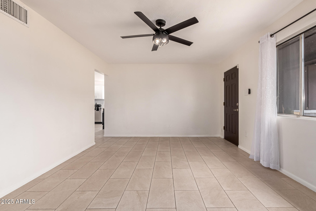 1407 E El Camino Drive - Photo 9