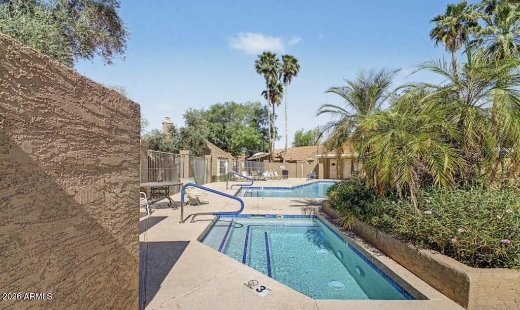 7040 W Olive Avenue - Photo 4