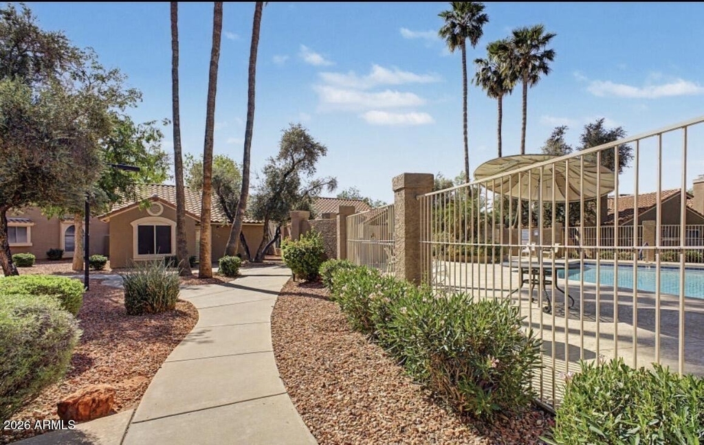 7040 W Olive Avenue - Photo 21