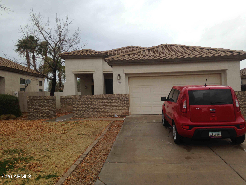 2592 E Brooks Street - Photo 0