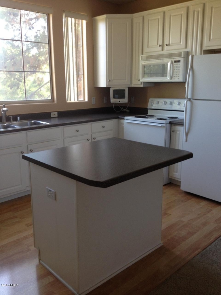 4465 E Paradise Village Parkway S - Photo 3