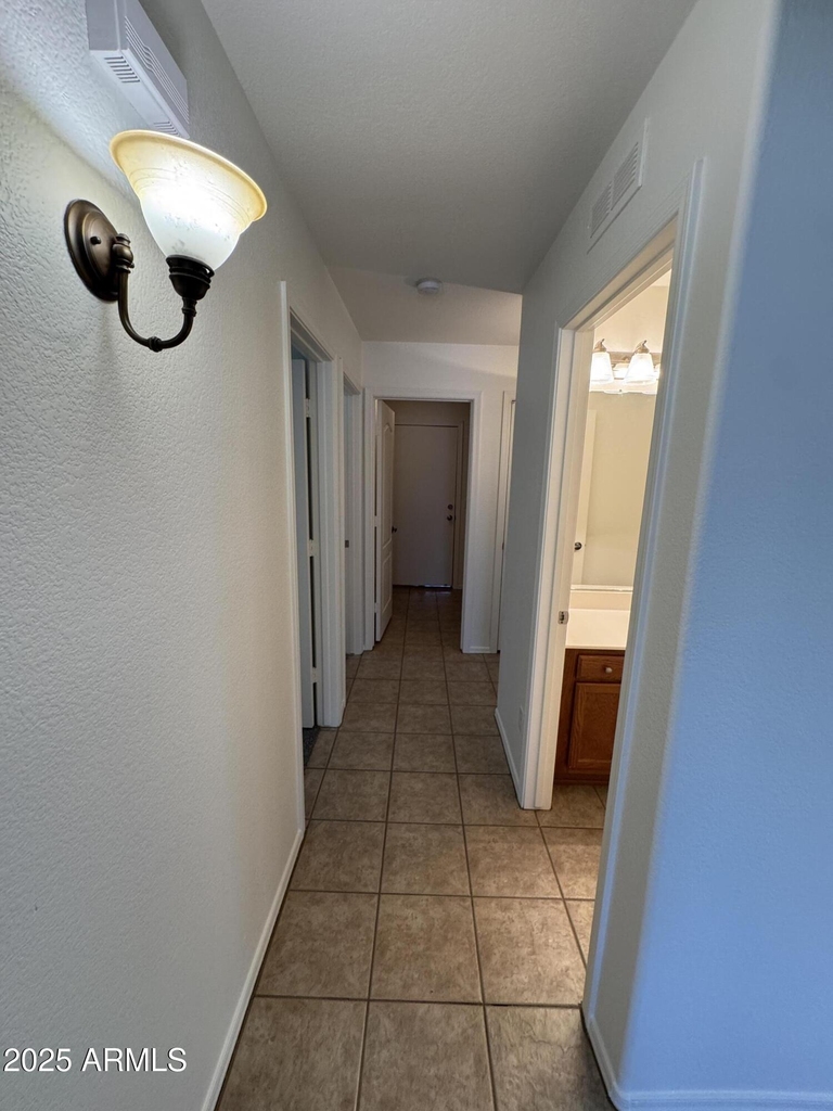 3250 E Ford Avenue - Photo 9