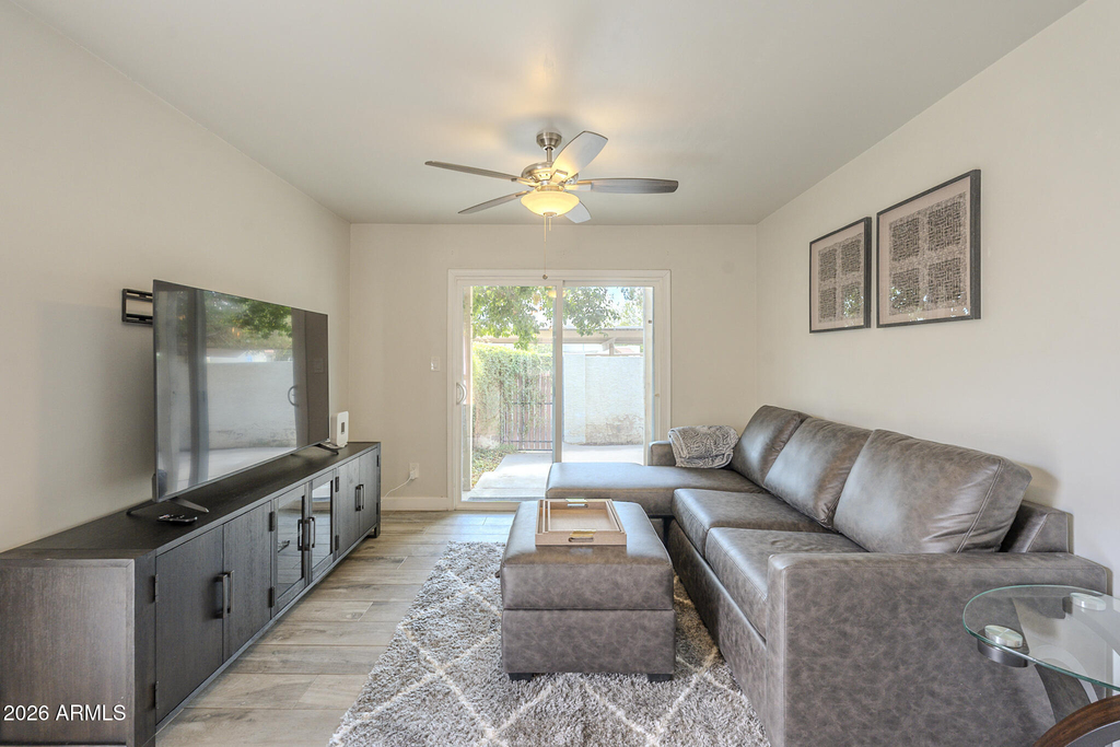 6126 N 79th Street - Photo 4