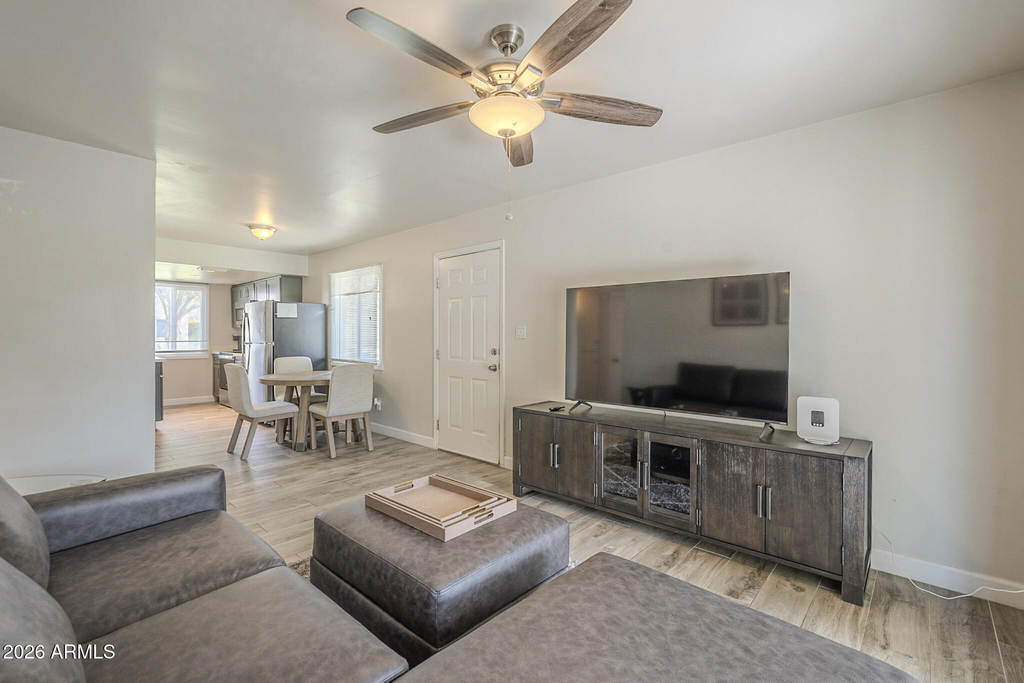 6126 N 79th Street - Photo 5