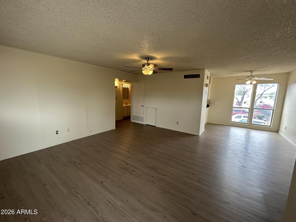 2652 E Oakleaf Drive - Photo 8