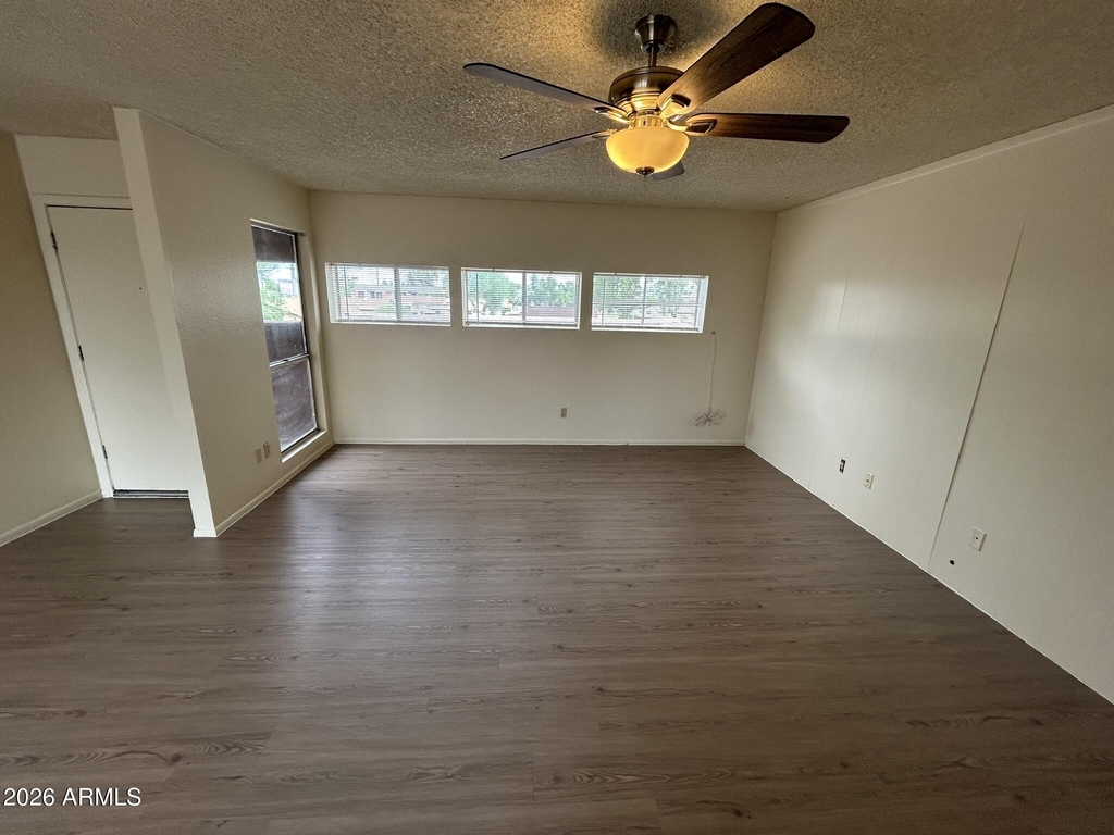 2652 E Oakleaf Drive - Photo 5