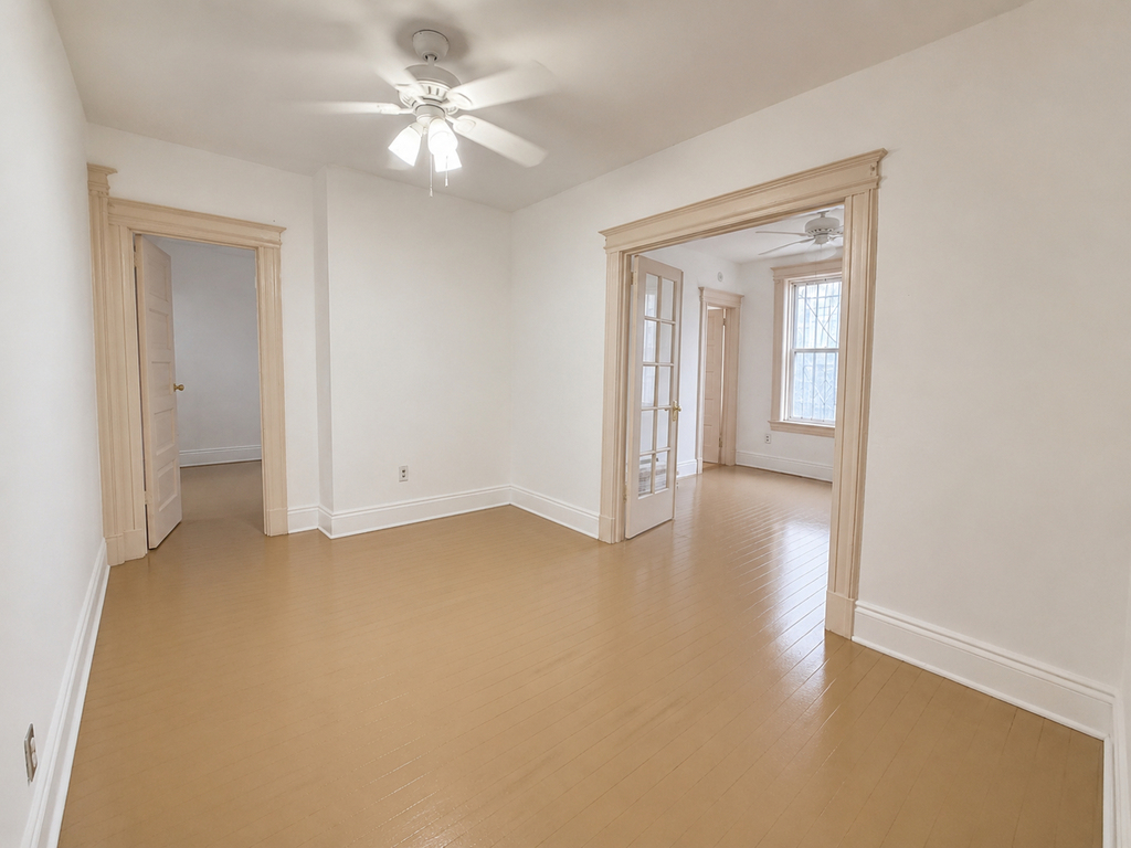 31st Ave  - Photo 4