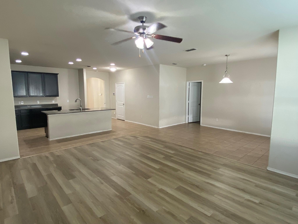 9145 Blackstone Drive - Photo 3