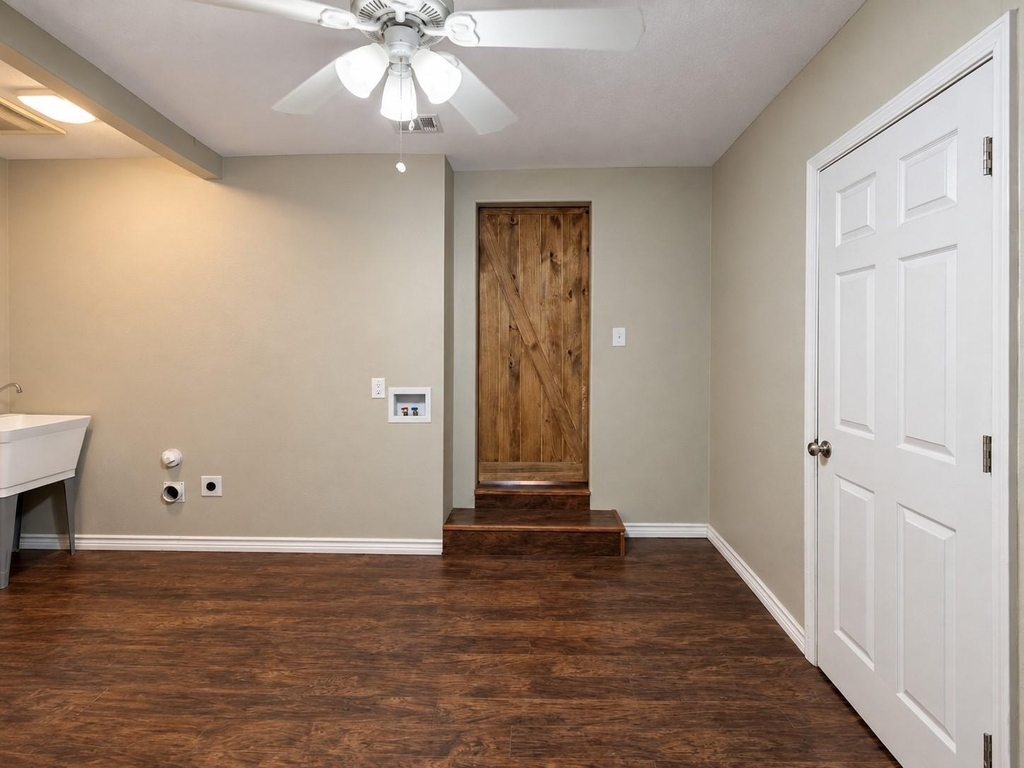 636 E Columbia Drive - Photo 12