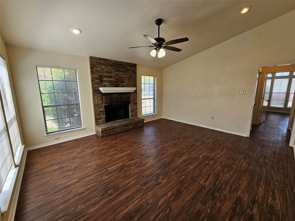 3125 Tudor Lane - Photo 2