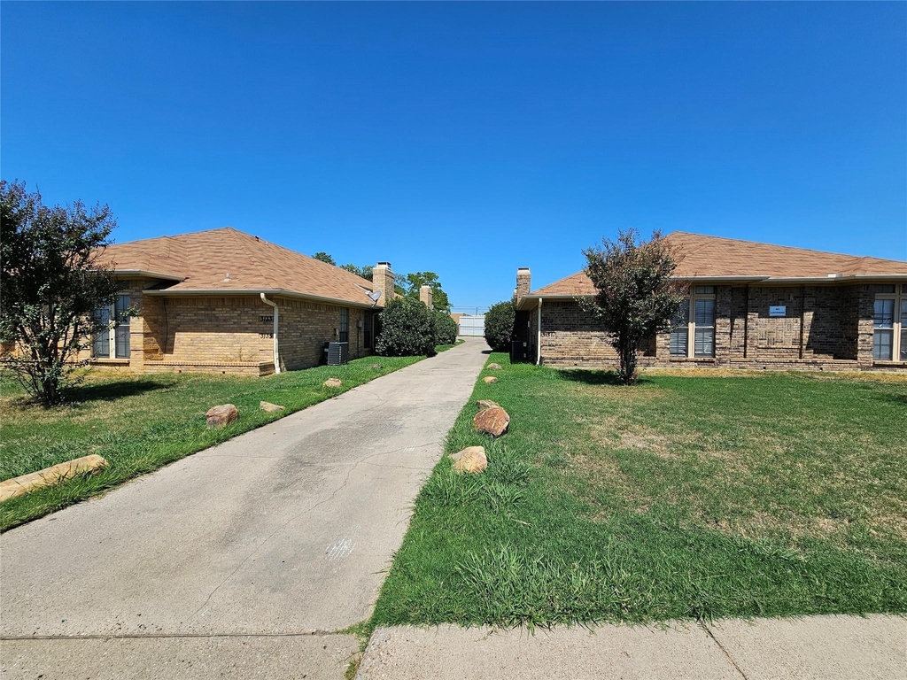 3125 Tudor Lane - Photo 0
