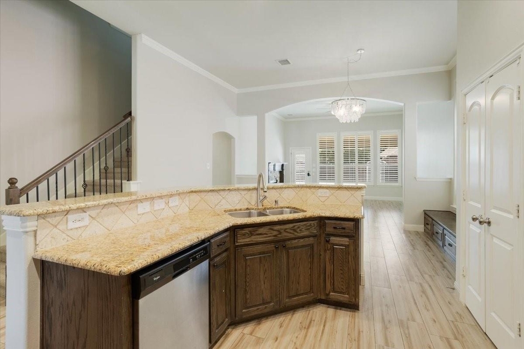 2710 Westpoint Drive - Photo 12