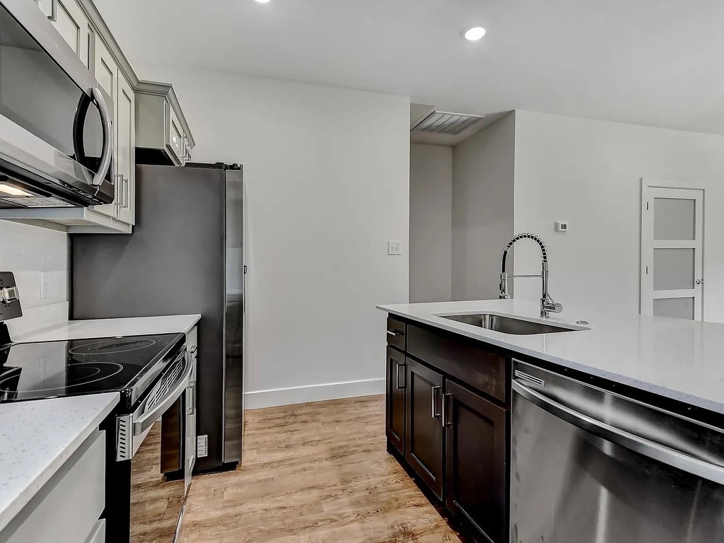 3260 W Crawford Street - Photo 3
