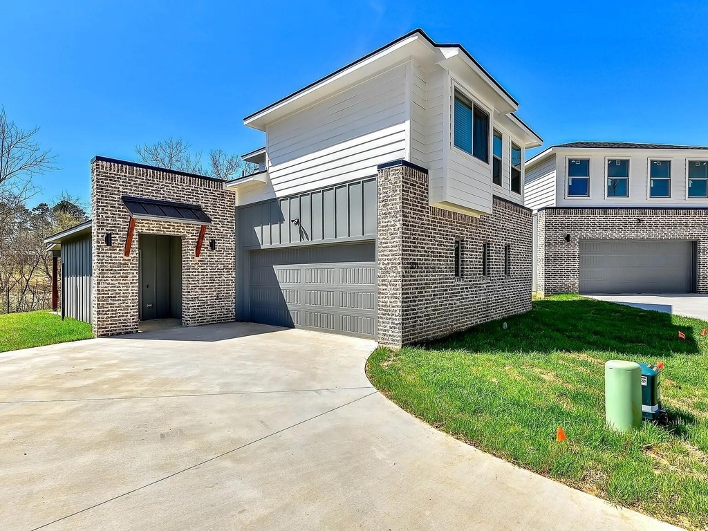 3260 W Crawford Street - Photo 0