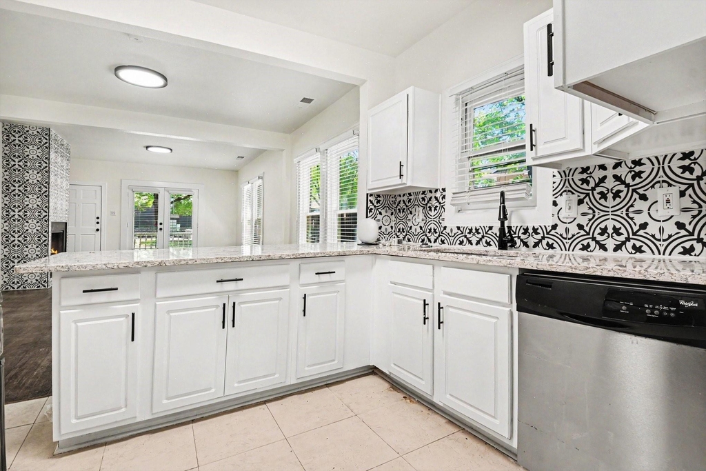 915 Annex Avenue - Photo 12
