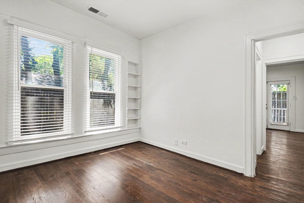 915 Annex Avenue - Photo 8