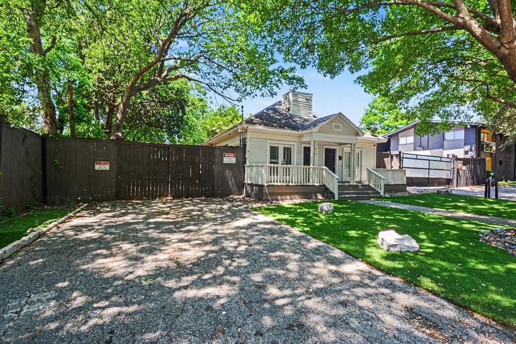 915 Annex Avenue - Photo 2
