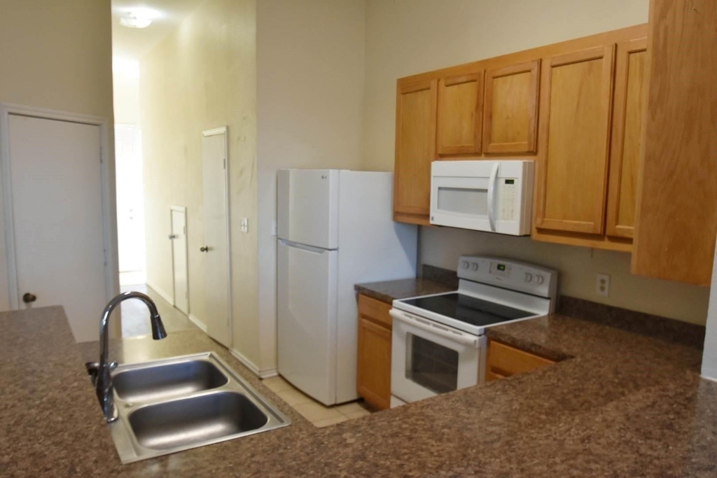 1050 Agape Court - Photo 4