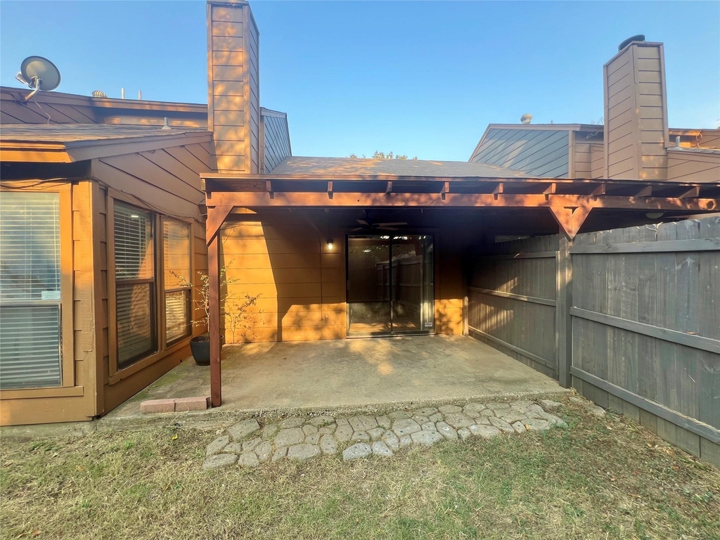 1910 Wilshire Drive - Photo 27
