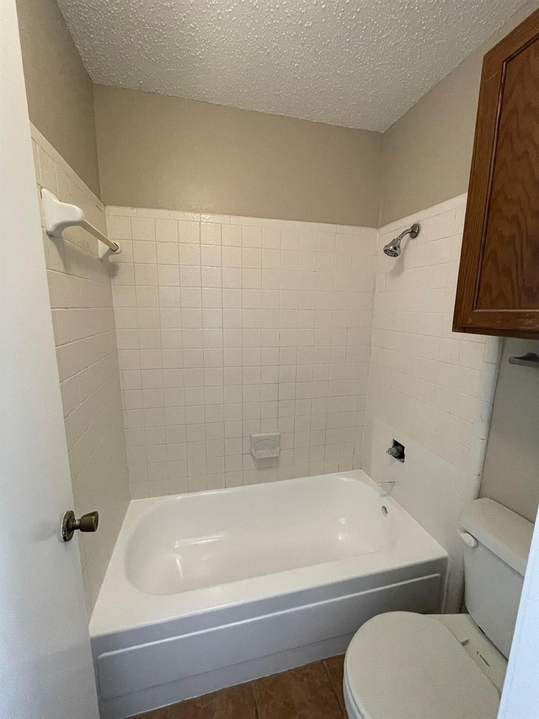 1910 Wilshire Drive - Photo 25