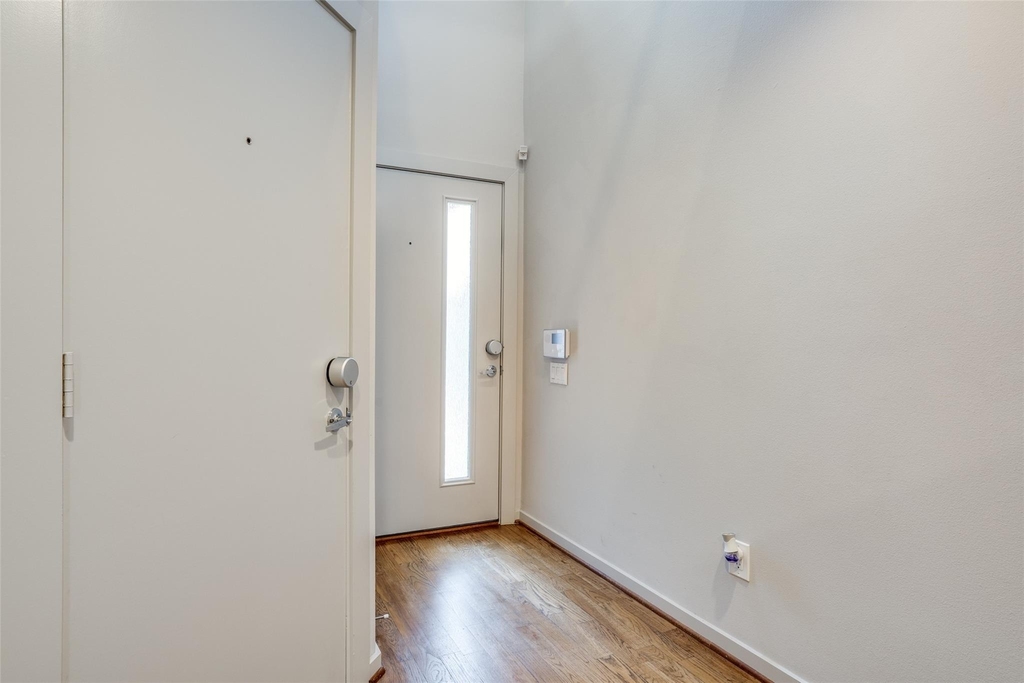 4213 Dickason Avenue - Photo 4