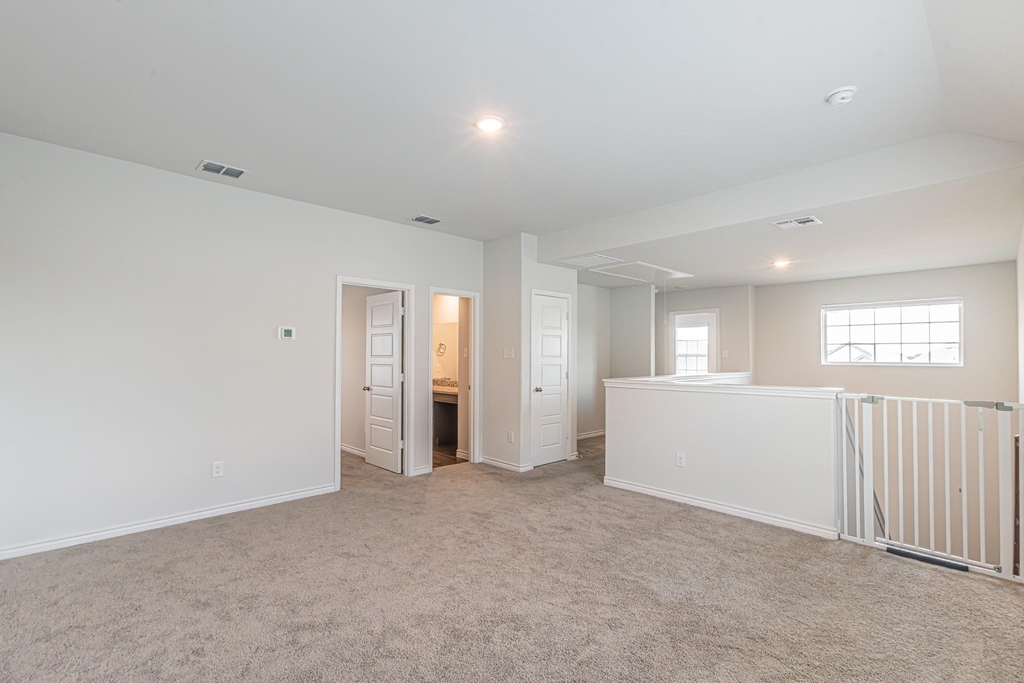 2421 Dahlia Drive - Photo 19