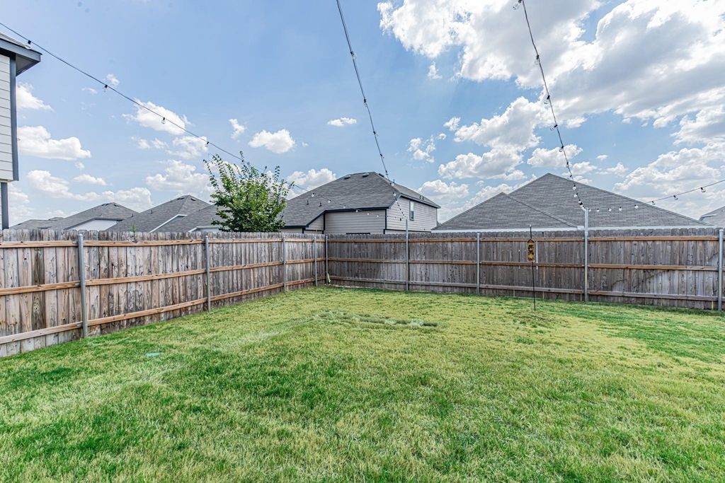 2421 Dahlia Drive - Photo 33