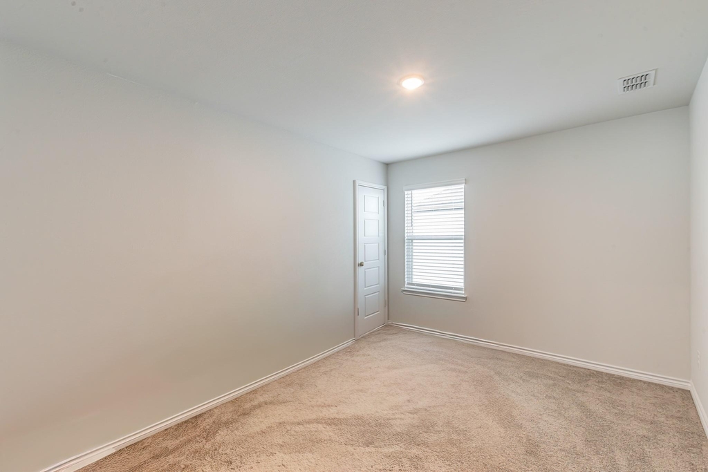 2421 Dahlia Drive - Photo 32