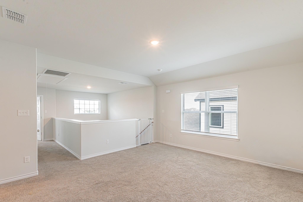 2421 Dahlia Drive - Photo 20