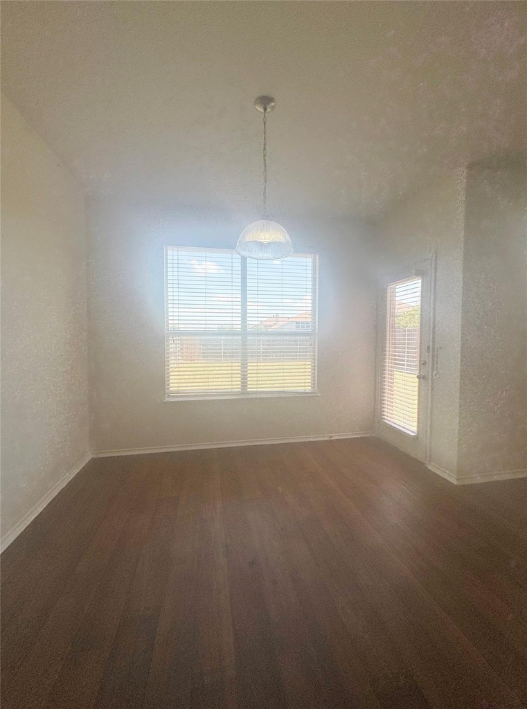 2264 Stonebrook Lane - Photo 4