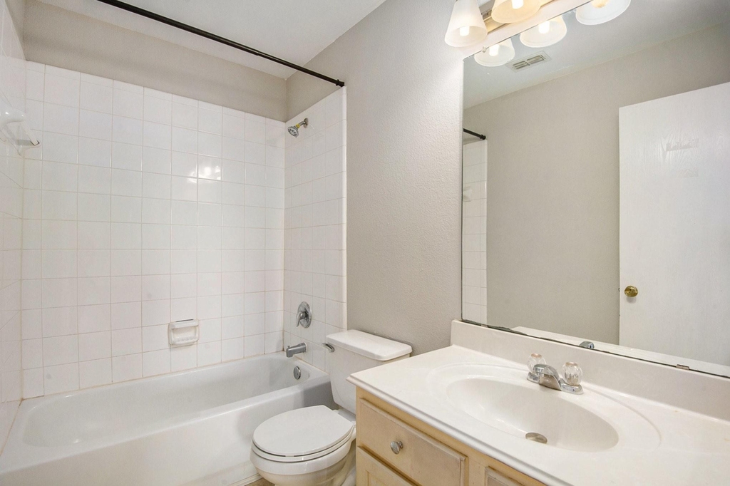 4225 Silverwood Trail - Photo 18