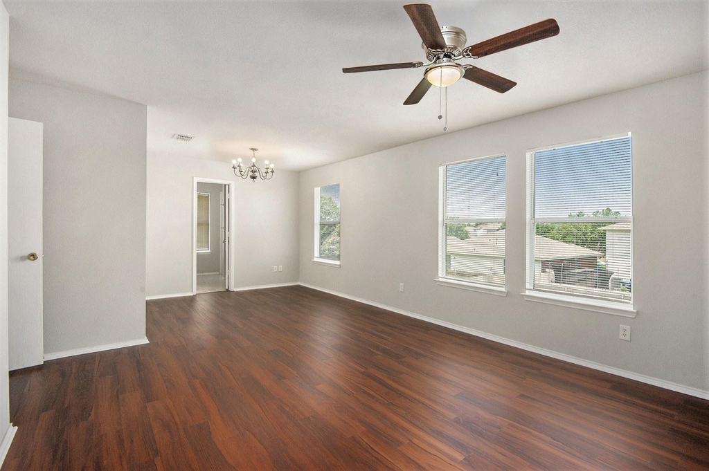 4225 Silverwood Trail - Photo 9