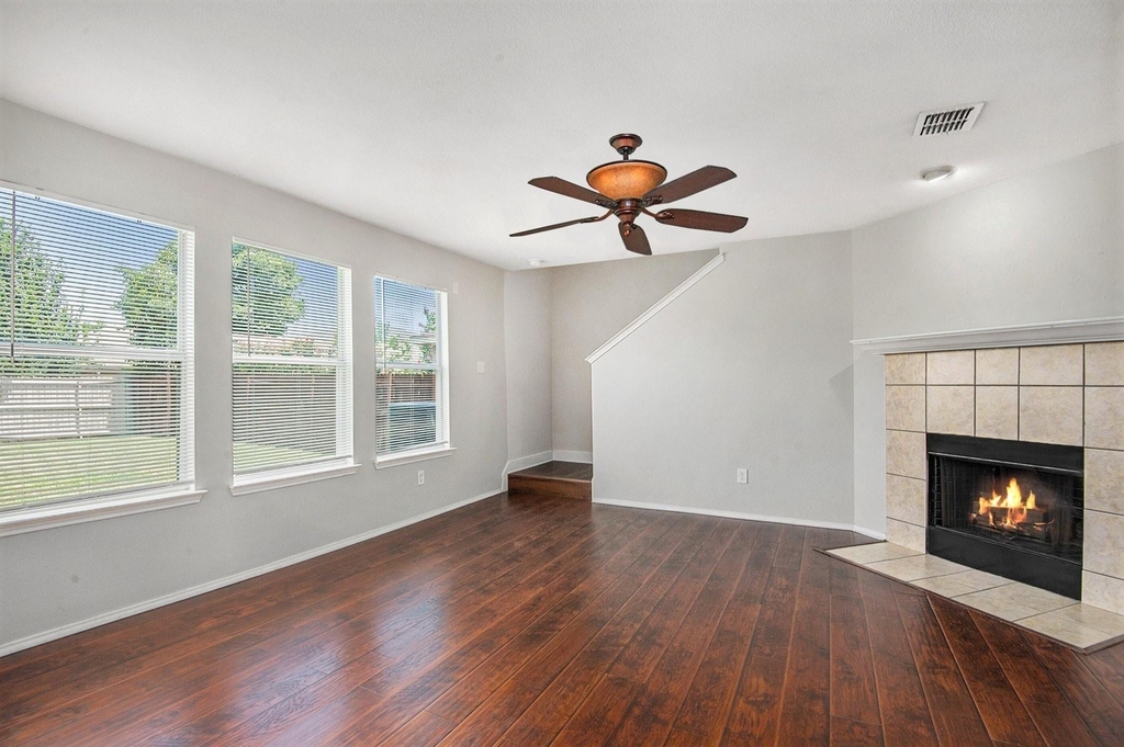 4225 Silverwood Trail - Photo 2