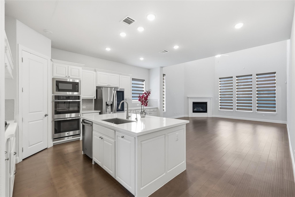 2101 Hebert Court - Photo 10