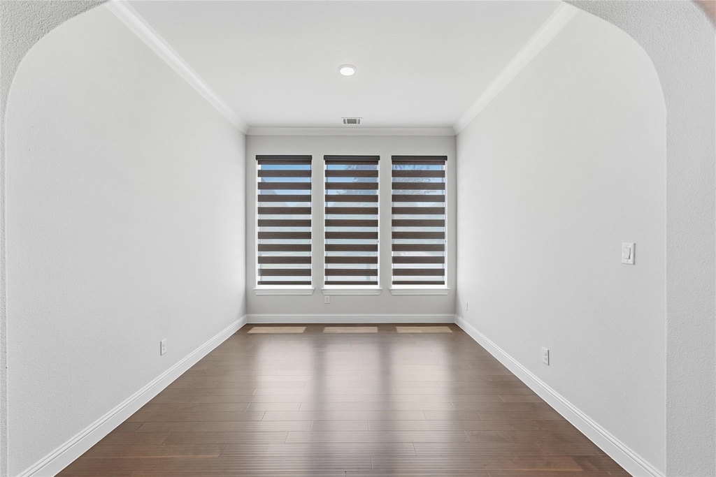 2101 Hebert Court - Photo 5