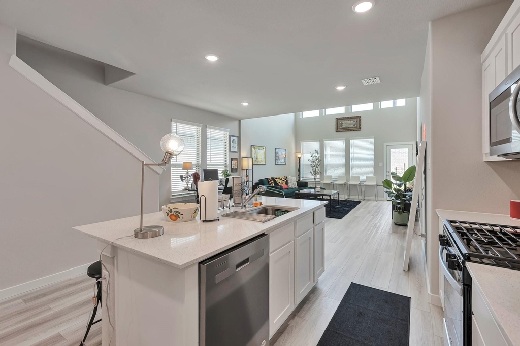 4703 Whitehill - Photo 5